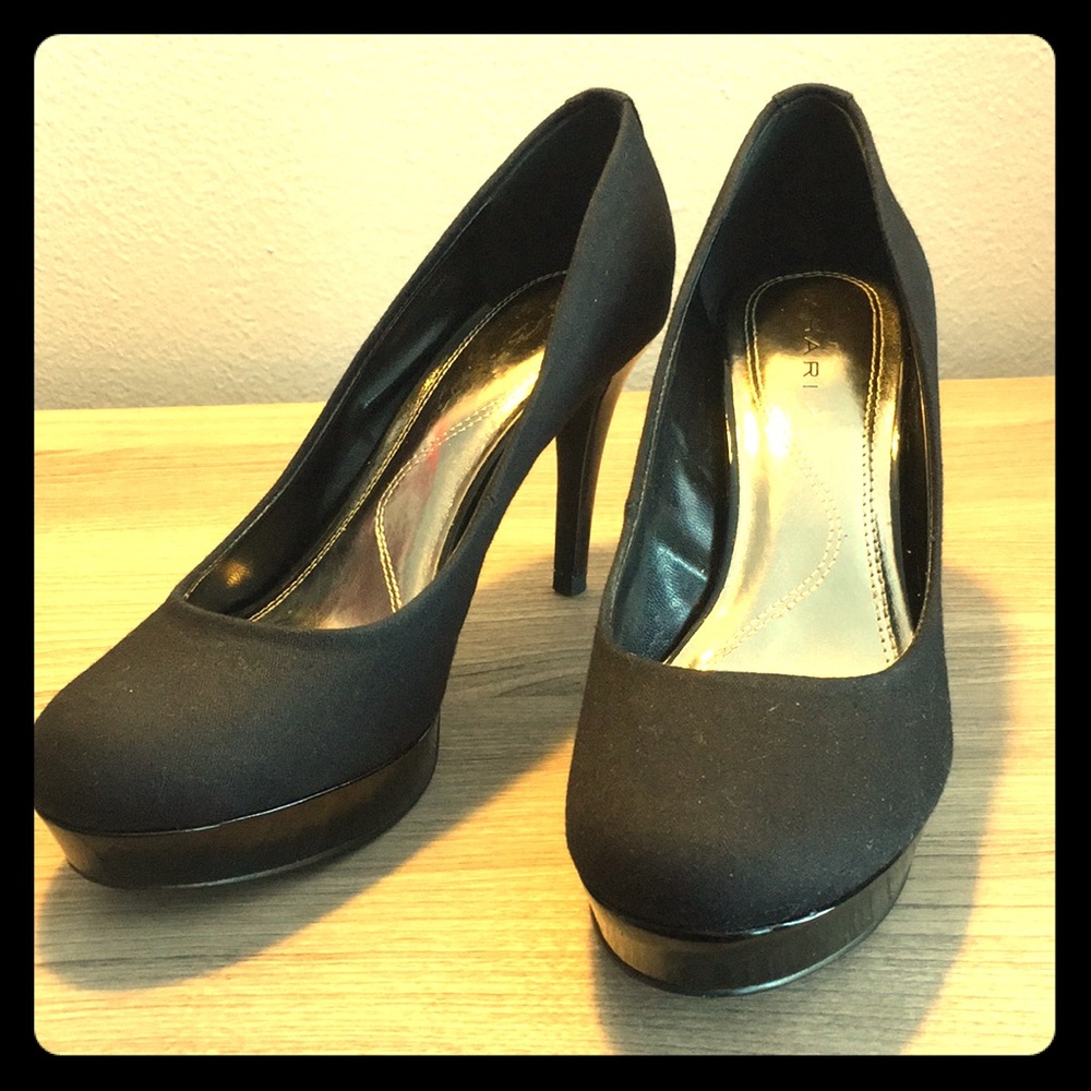 Tahari Black platform high heels size 6.5